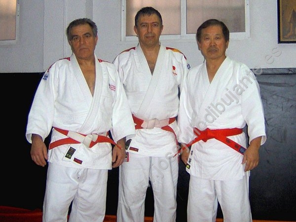Con Maestros Macario y Lee.jpg