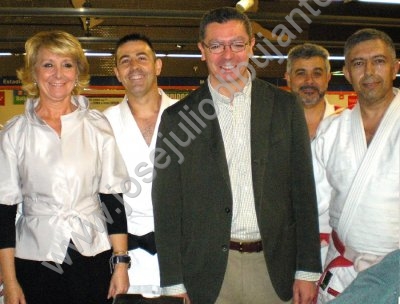 Con Esperanza Aguirre y Ruiz Gallardn 158.jpg