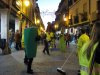 Humoristas en el pasacalles por el reciclaje en Al