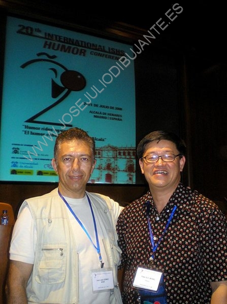 Con el conferenciante Wong Sin On de Malasia en Alcala.jpg