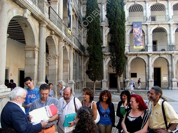 Con Forges dedicandome antiguas recopilaciones de sus chistes.jpg